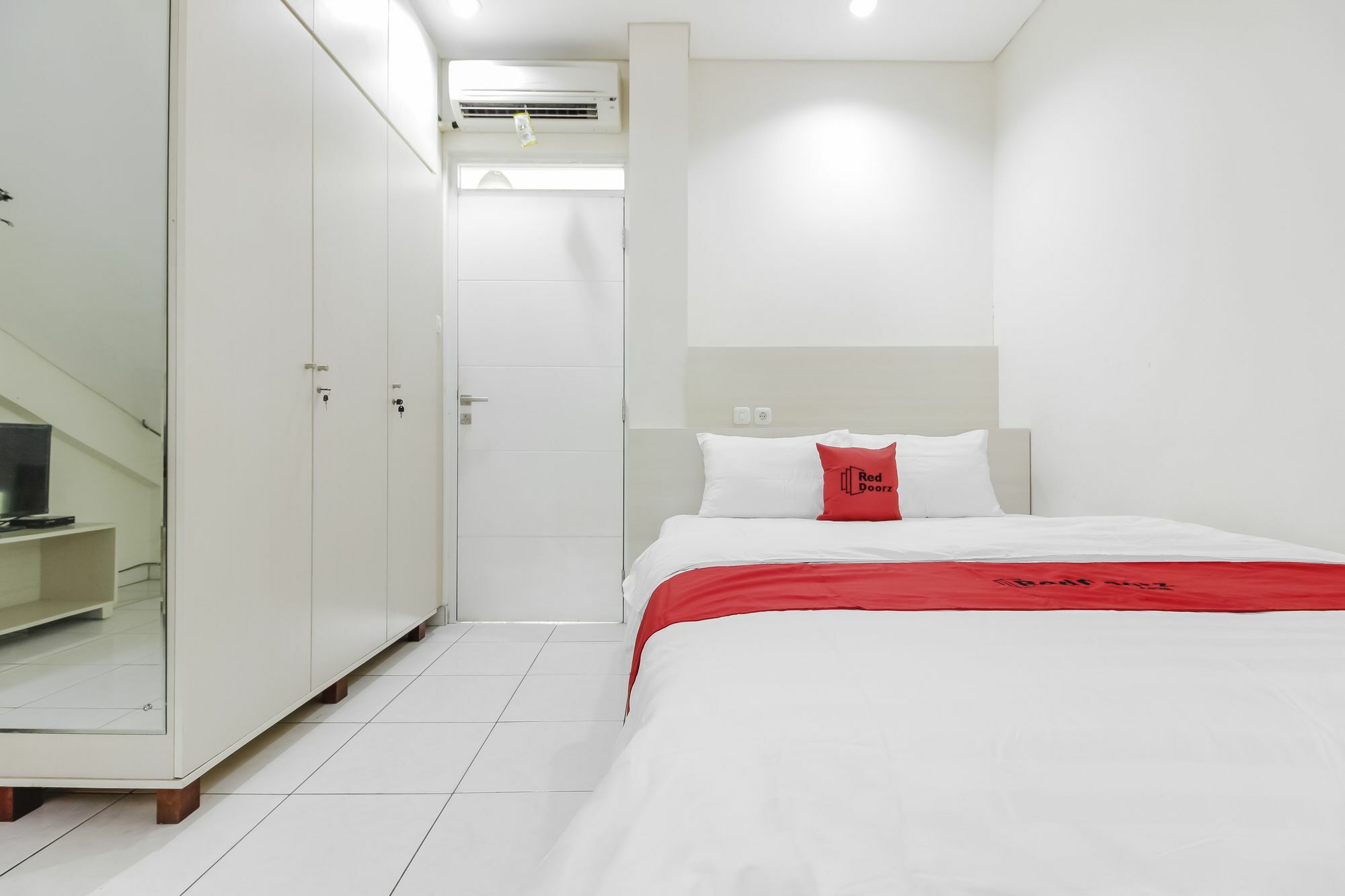 Reddoorz Near Pancoran Otel Cakarta Dış mekan fotoğraf